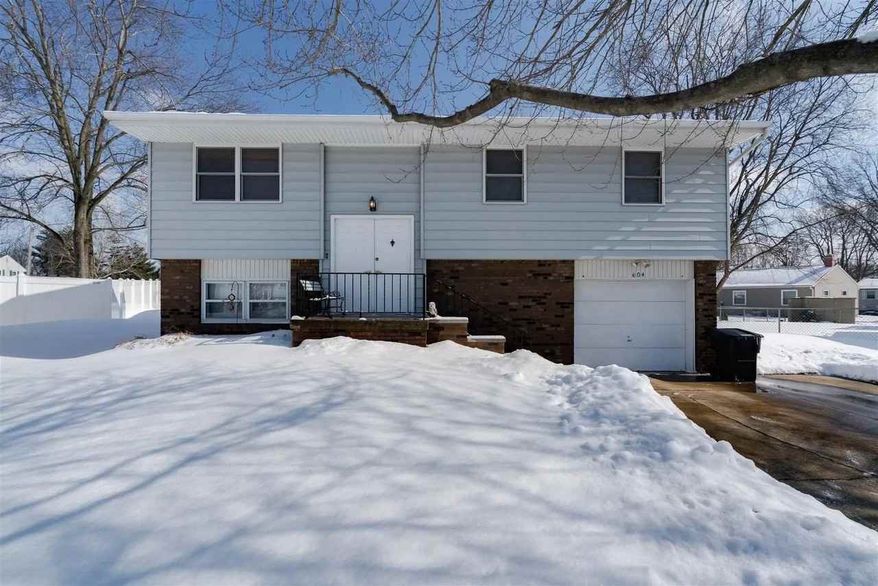 604 Highpoint Rd - Photo 2 of 26