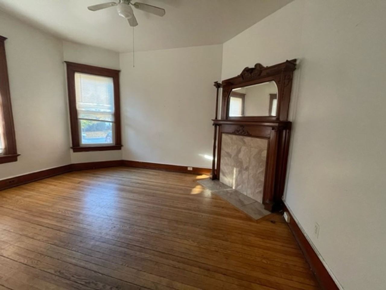 2574 N Oakland Ave - Photo 2 of 14