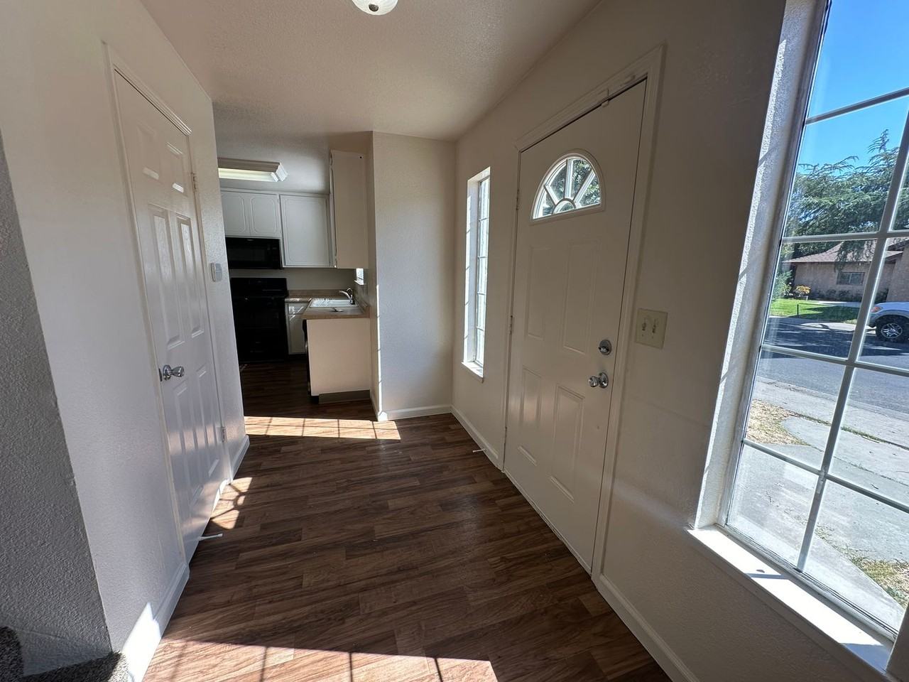 1805 Chesapeake Avenue - Photo 2 of 33