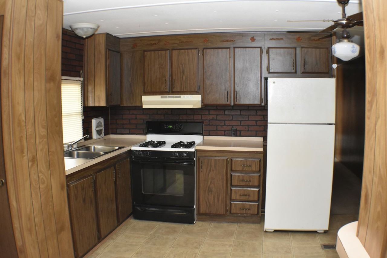 3230 Oakland Rd - Photo 2 of 8