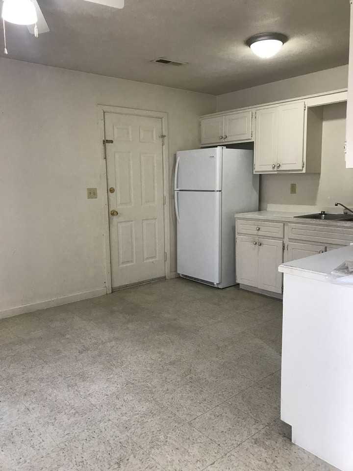 2127 N Lexington Ave - Photo 3 of 11