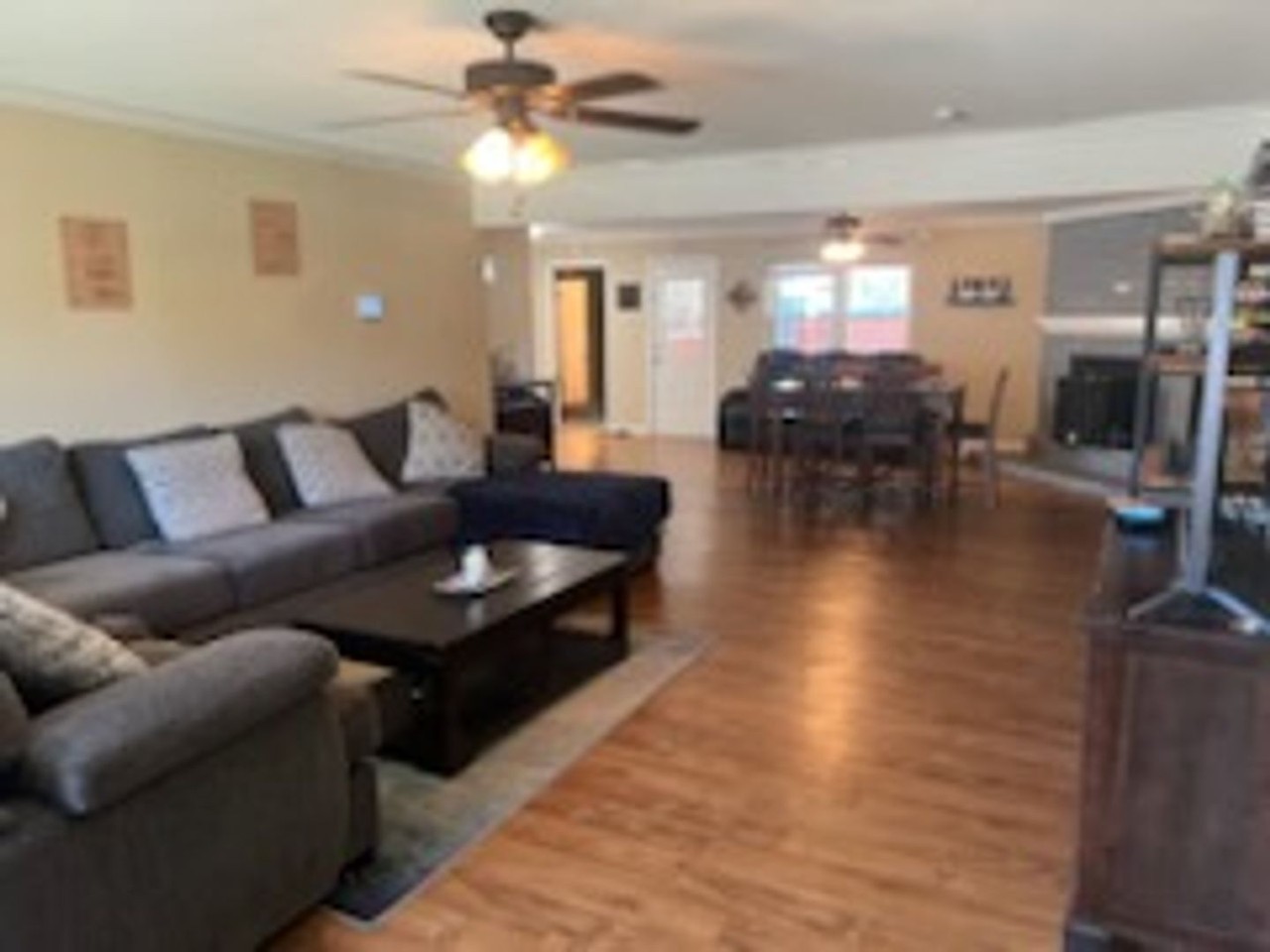 2726 S 38th St - Photo 2 of 20