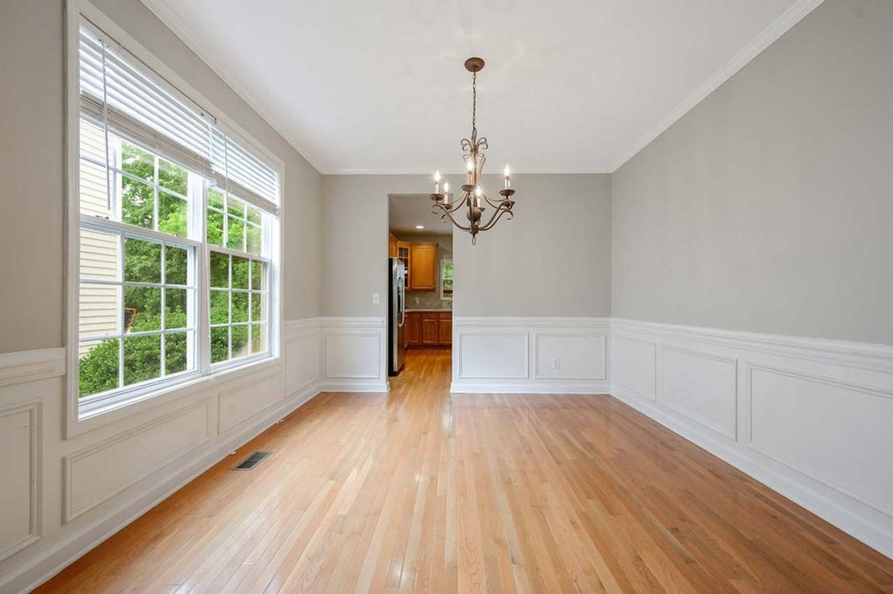 1408 Lindenberg Sq - Photo 5 of 22