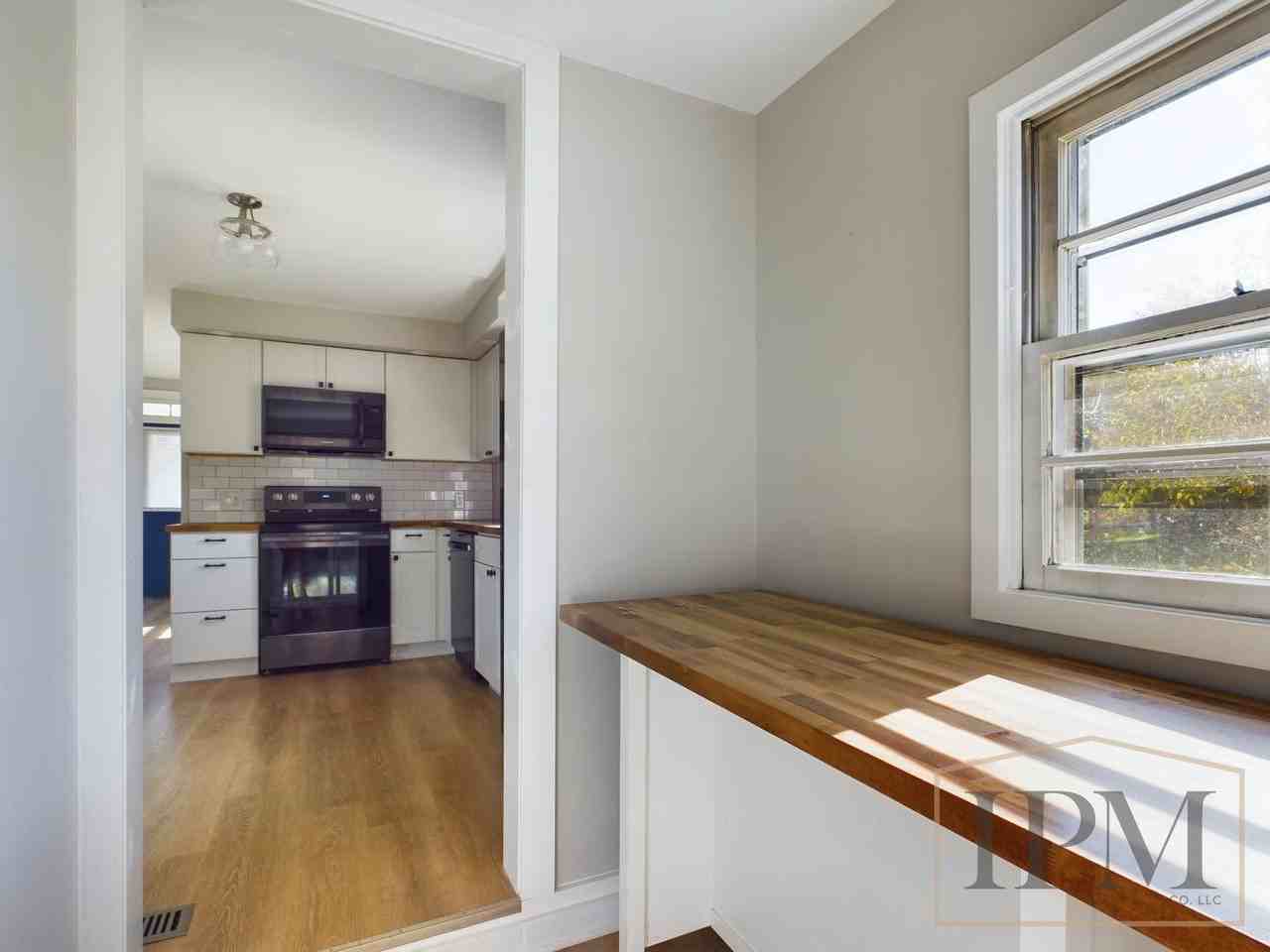 428 S Baltimore St - Photo 3 of 26