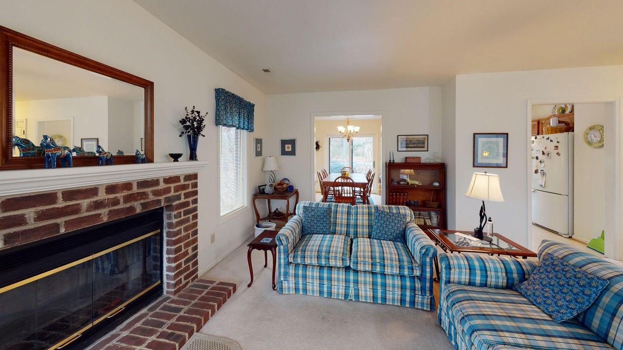 1632 Stoney Creek Dr - Photo 4 of 38