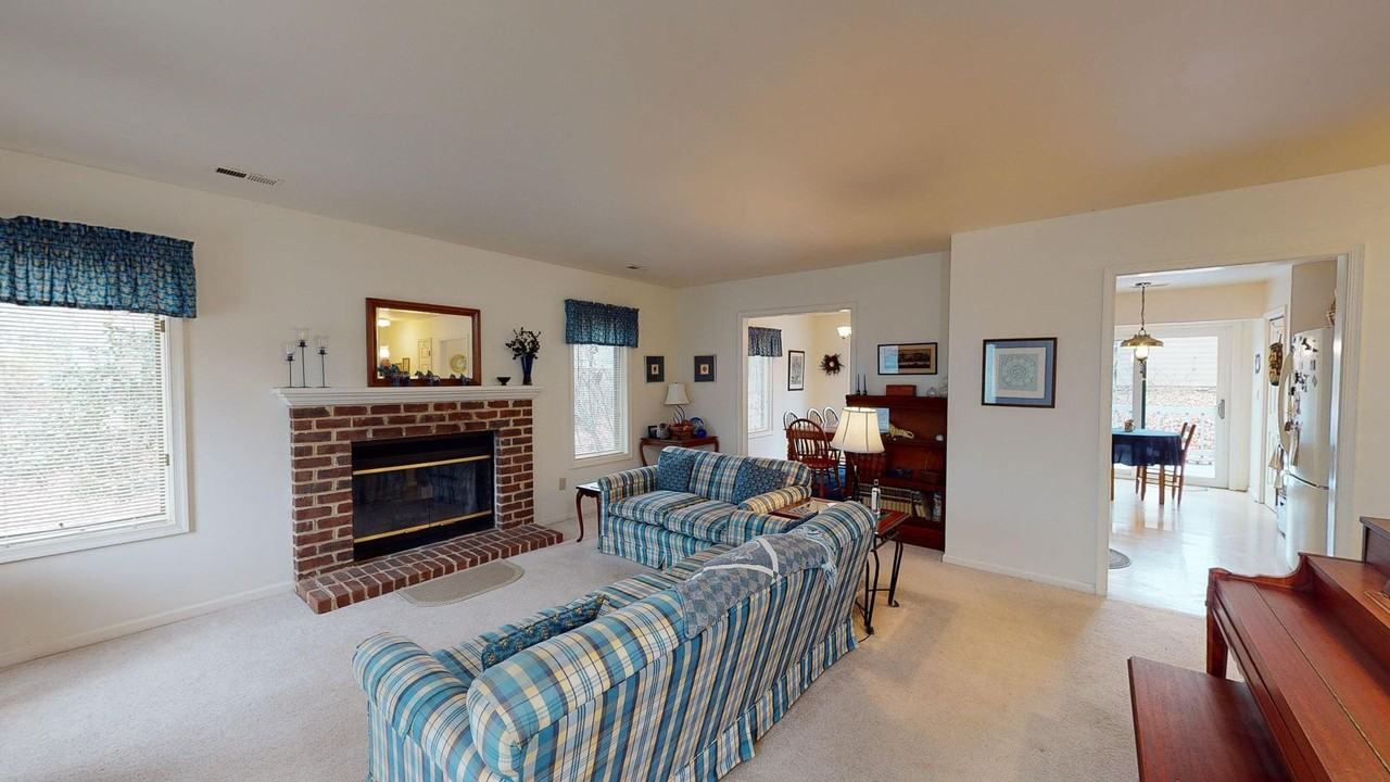 1632 Stoney Creek Dr - Photo 6 of 38