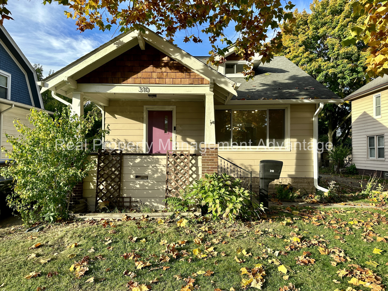 310 W Hazelhurst St - Photo 2 of 37