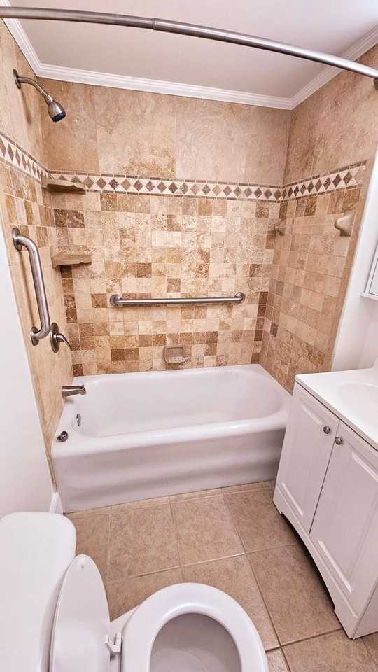 840 Duke Ave - Photo 3 of 14