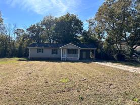 5813 Oak St - Photo 1 of 1
