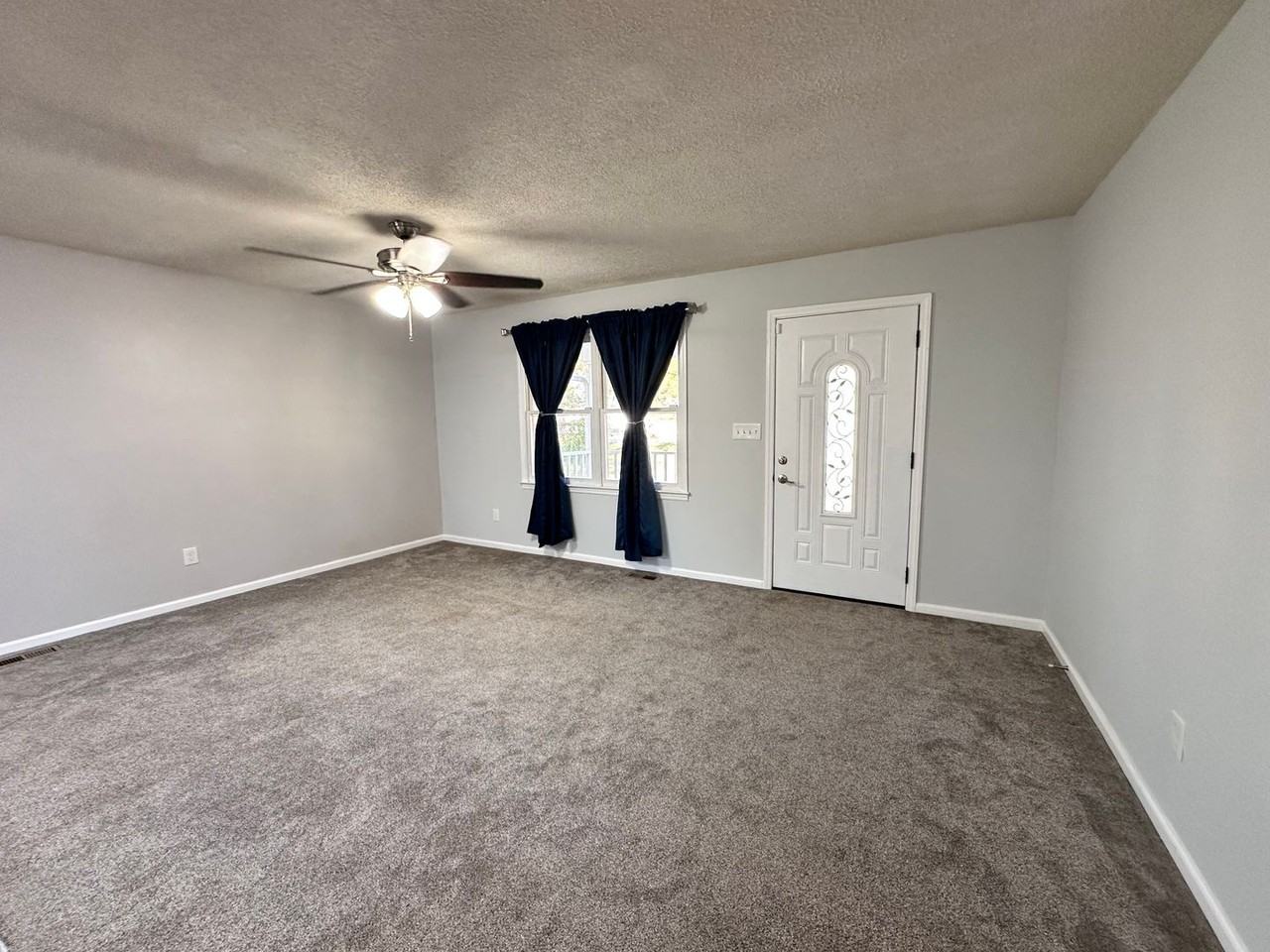 5813 Oak St - Photo 2 of 13