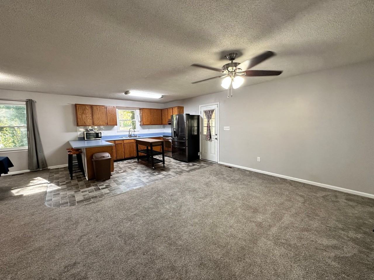 5813 Oak St - Photo 3 of 13