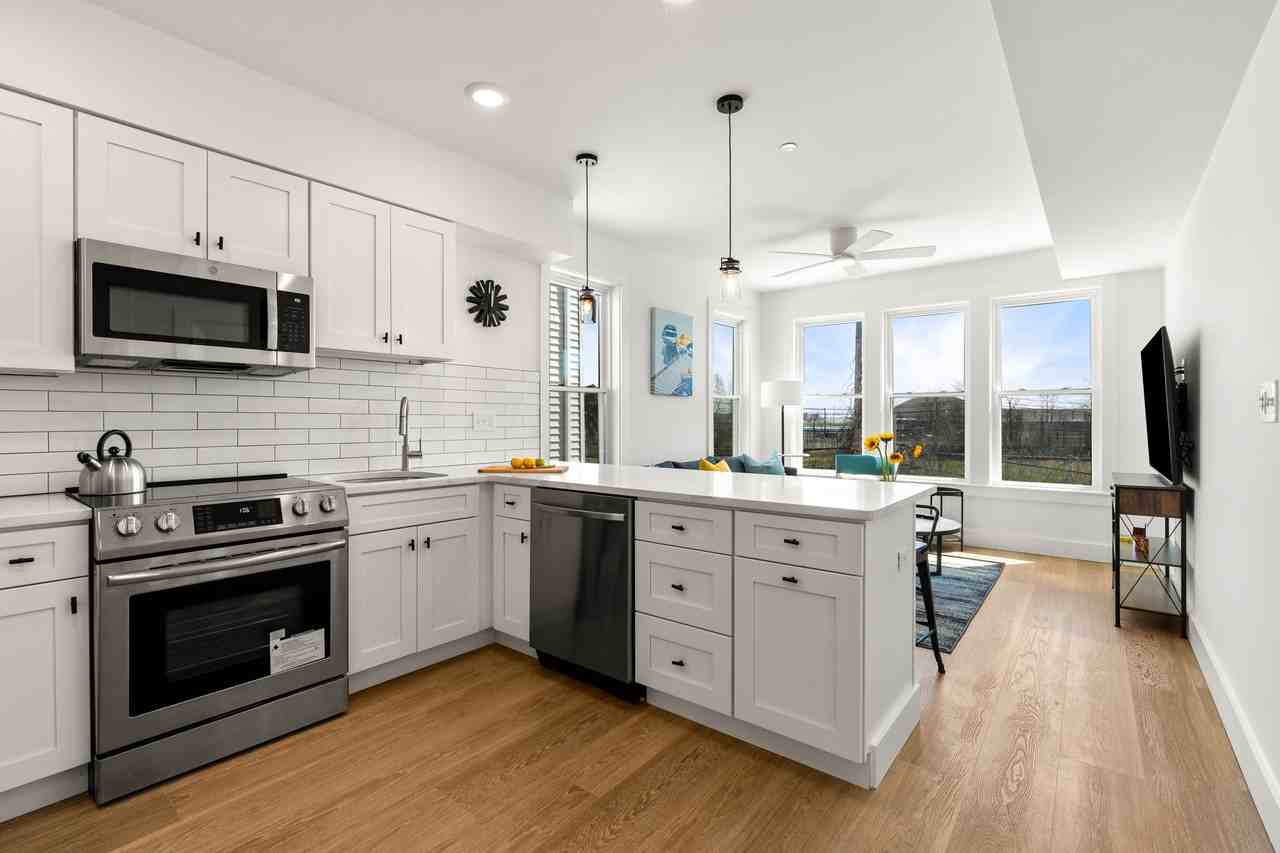 695 Bennington St #2 - Photo 6 of 10