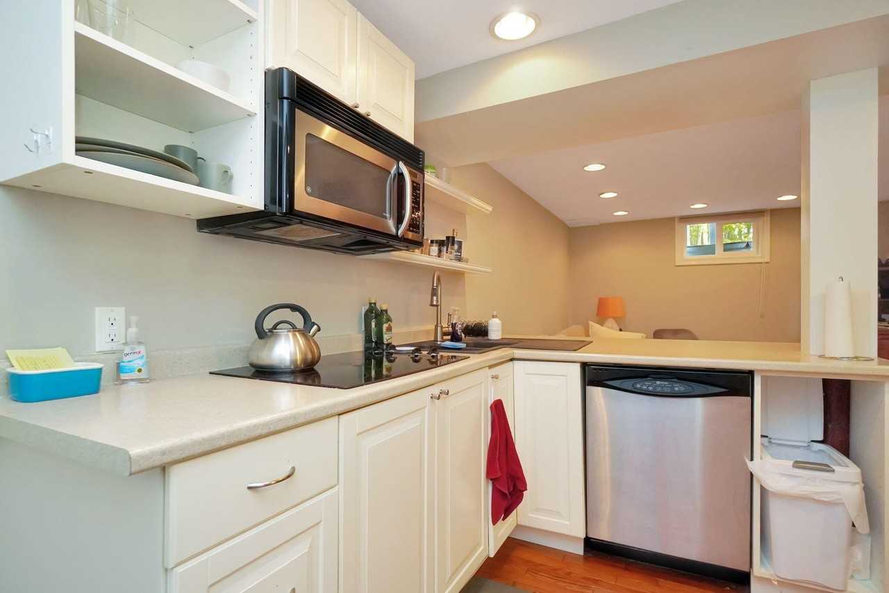 14 Todd Ln #2LOWER - Photo 3 of 10