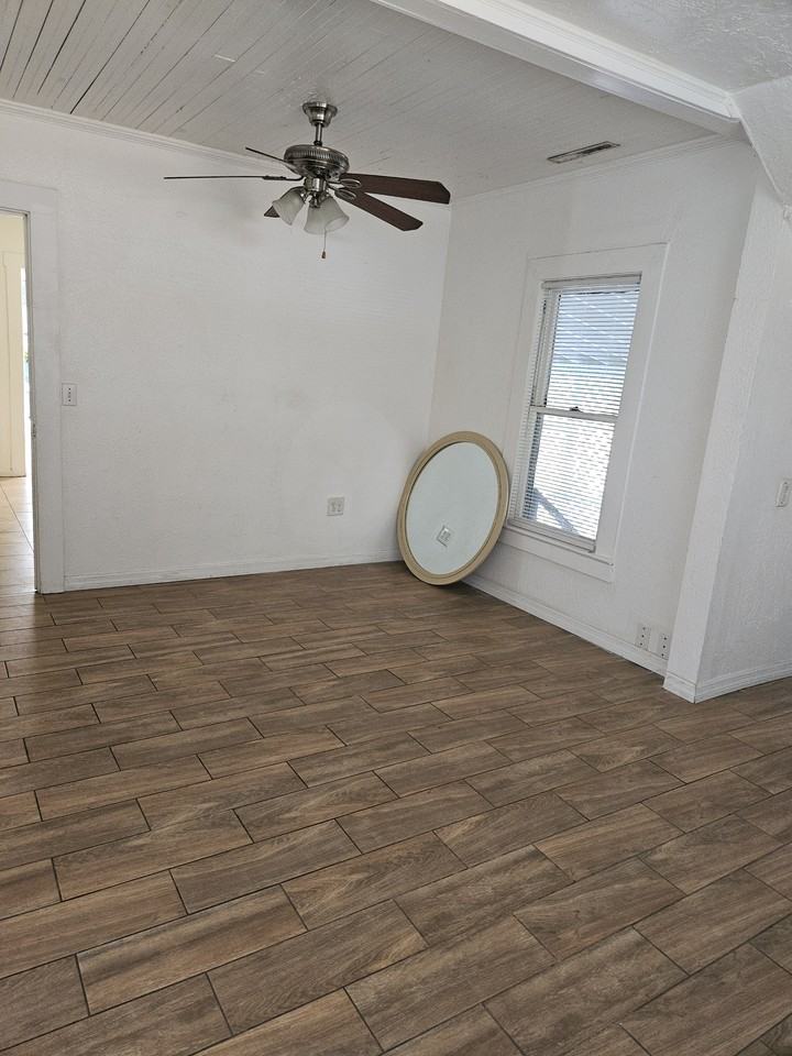 1363 Tioga Ave #NA - Photo 7 of 20