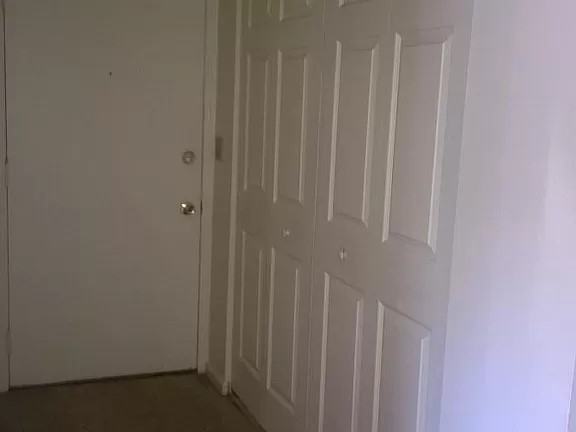 1035 Chester Rd - Photo 2 of 19