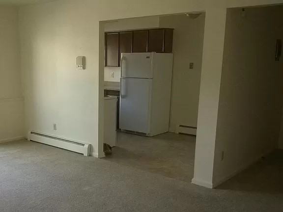 1035 Chester Rd - Photo 4 of 19