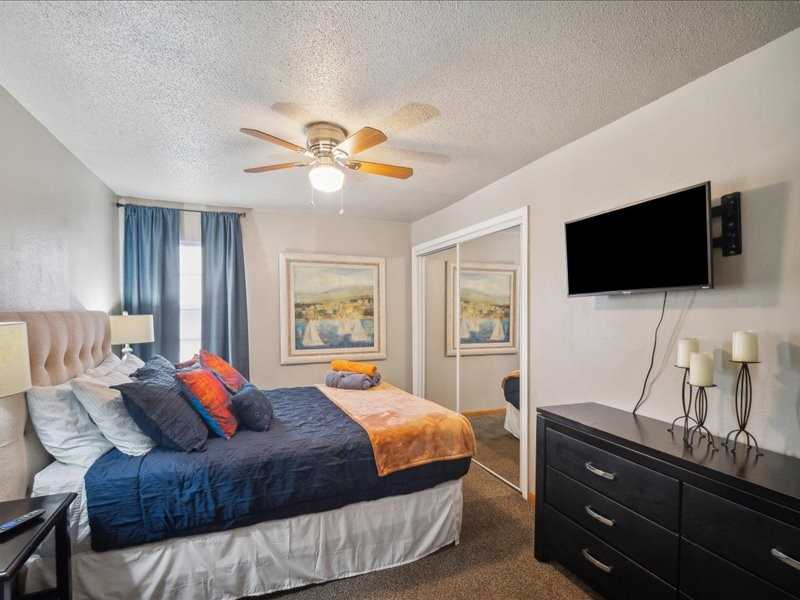 1432 E 38th St #1430B - Photo 5 of 17