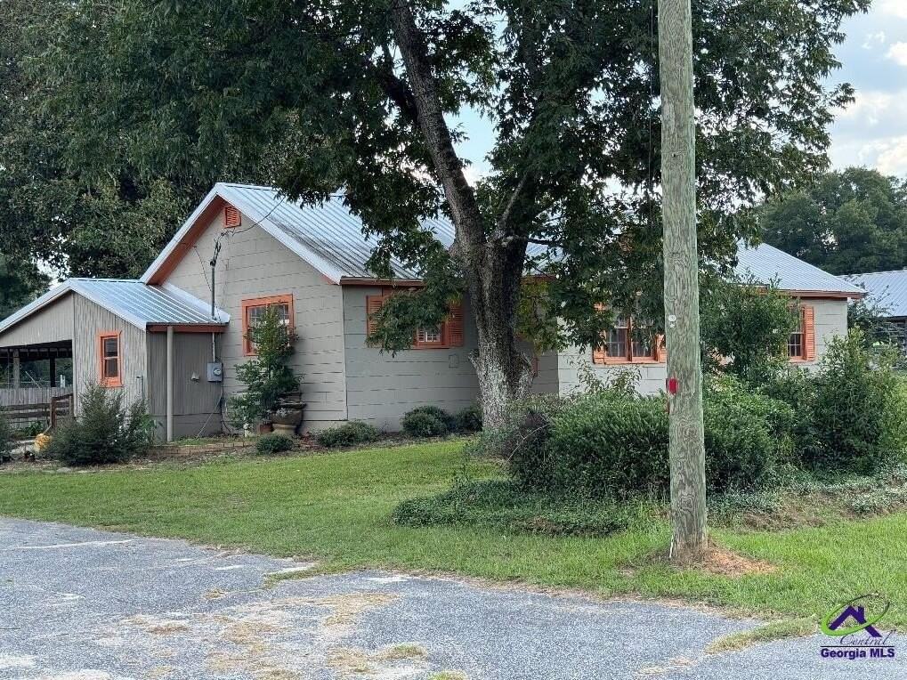 506 General Courtney Hodges Blvd - Photo 2 of 13