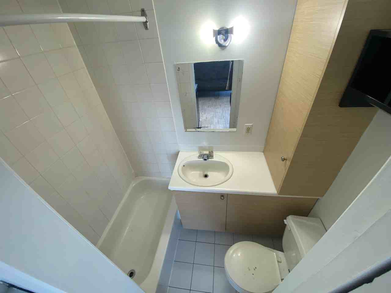 5850 Avenue Papineau — photo 2