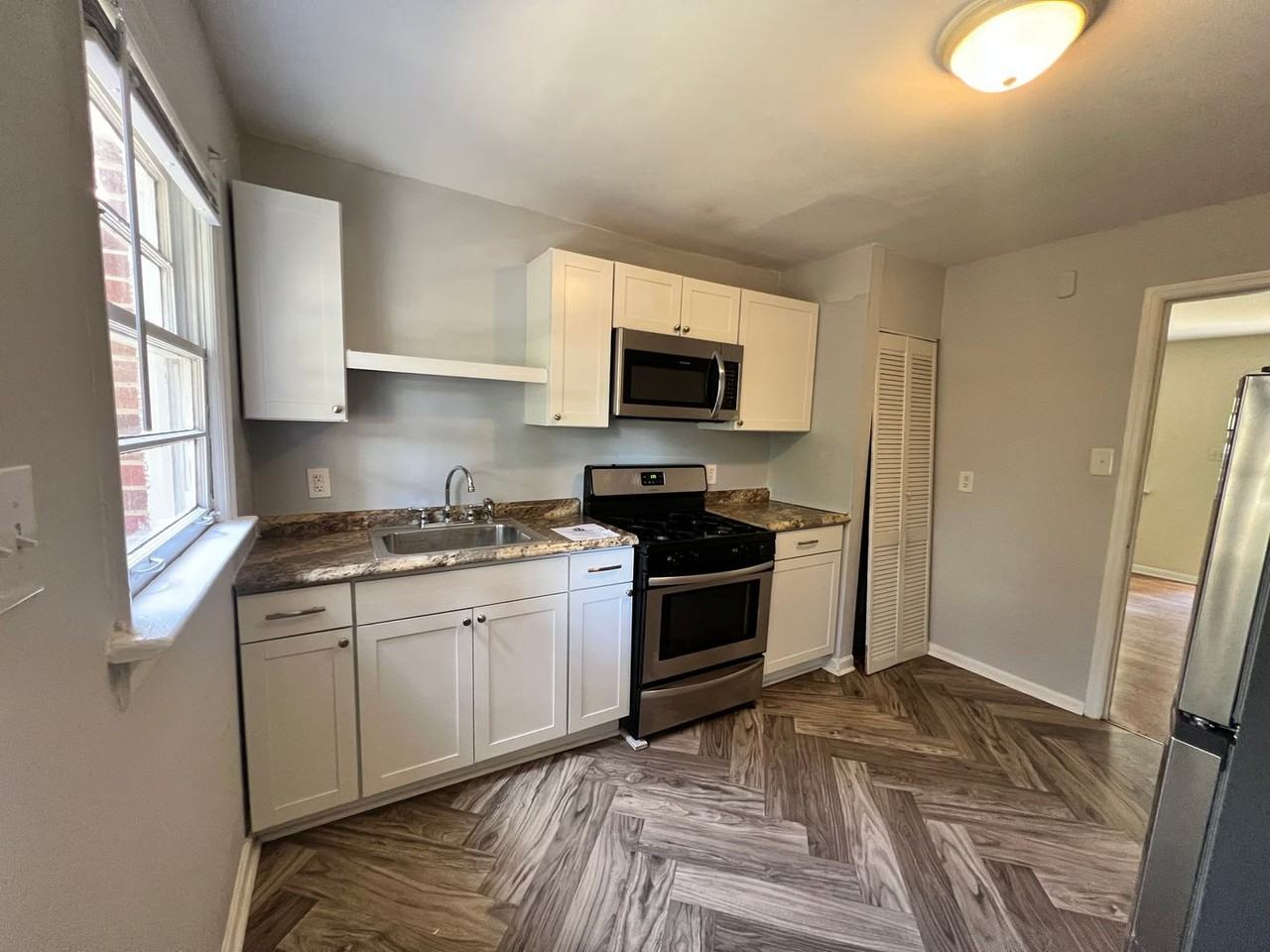 408-410 Dobson Street - Photo 2 of 9