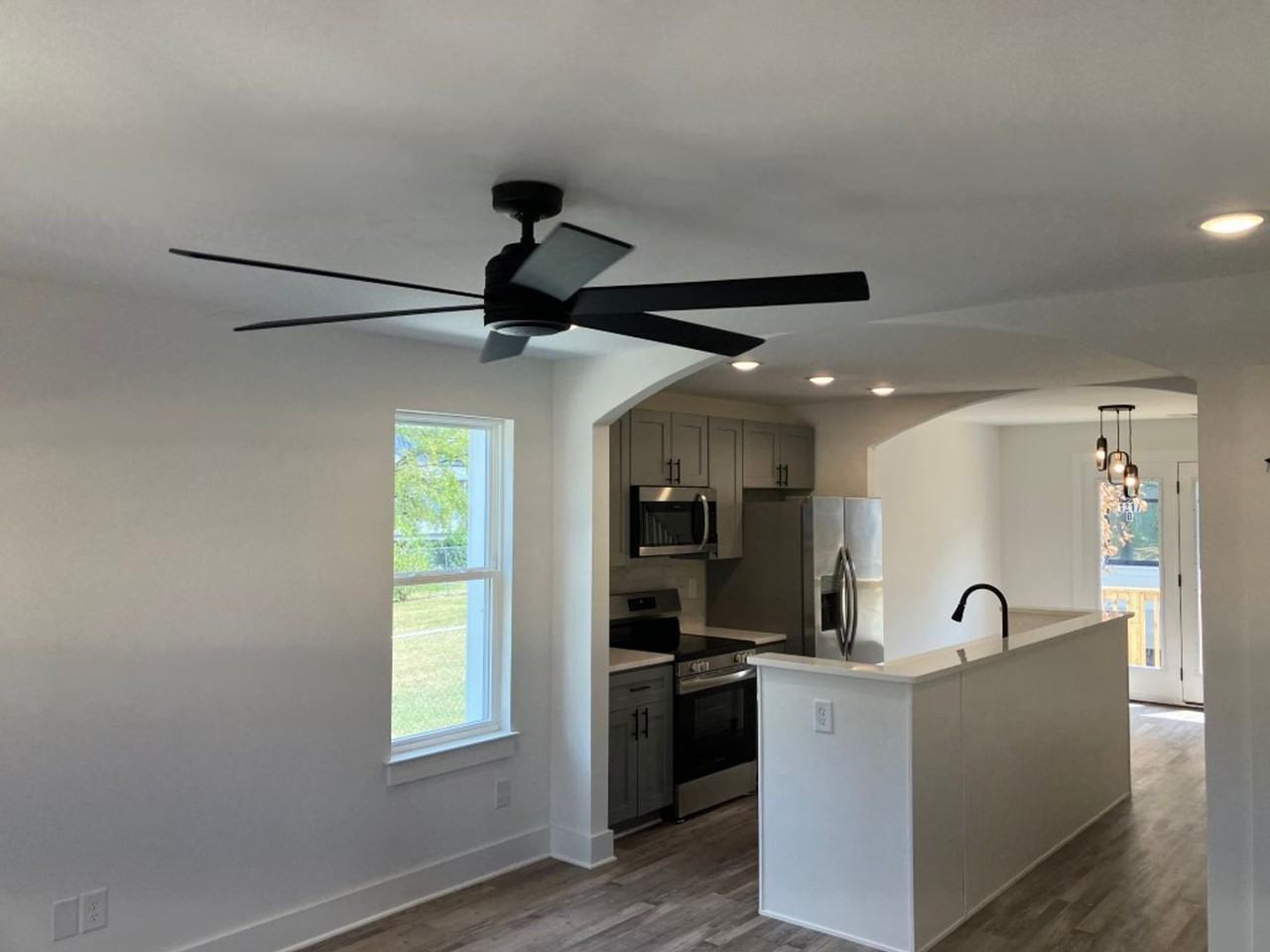 1219A Phillips St - Photo 2 of 12