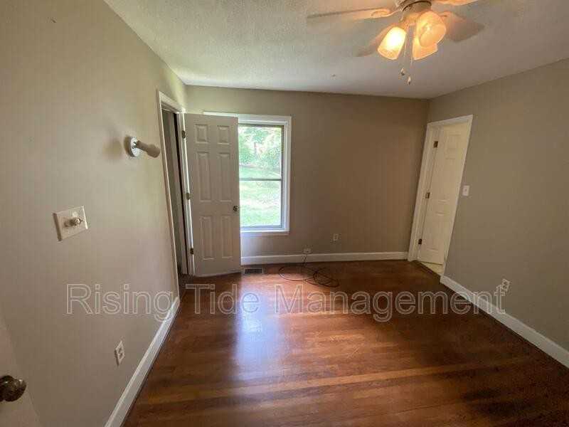 260 Garrison Rd - Photo 4 of 12