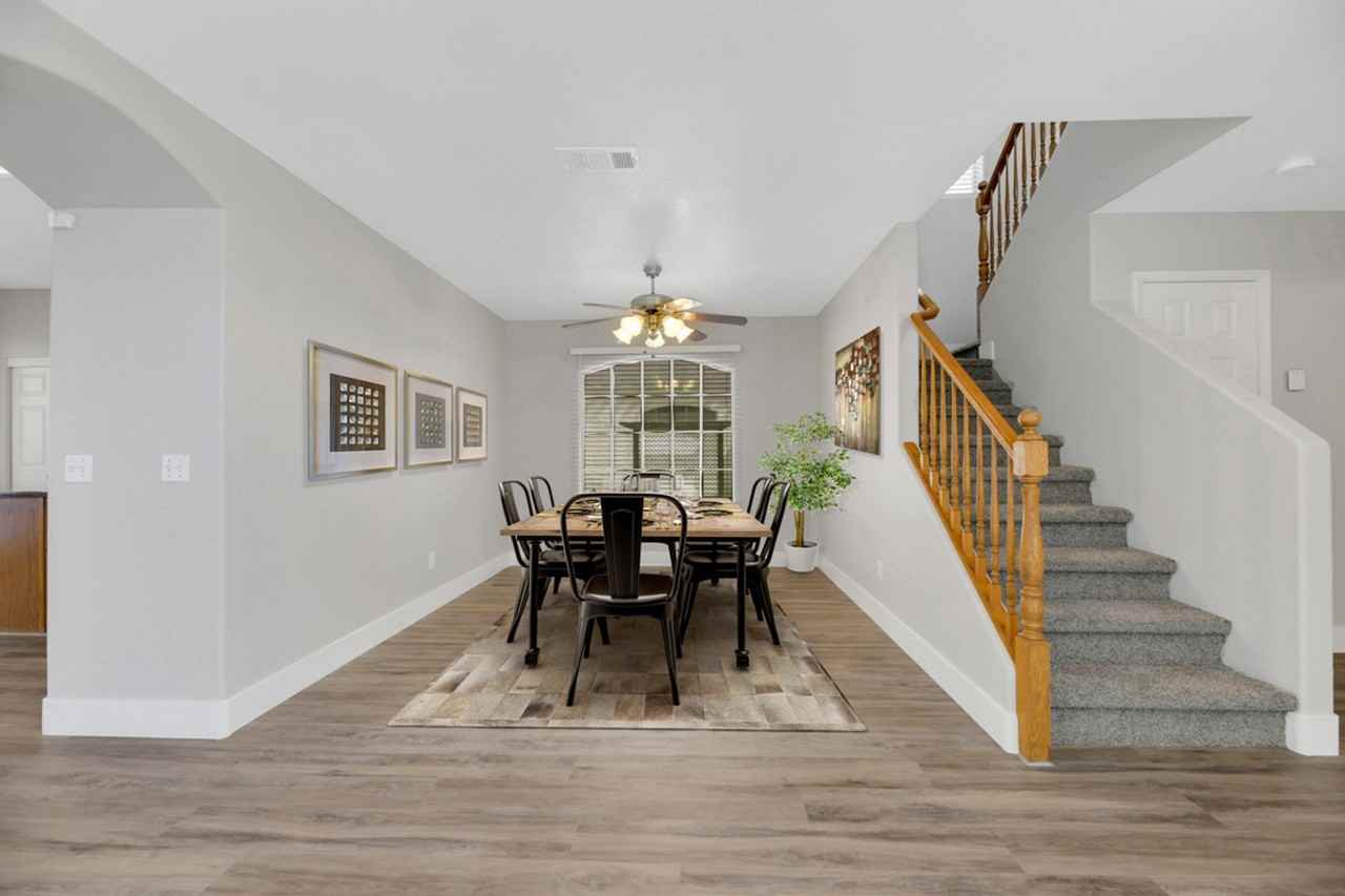 7717 Flourish Springs St - Photo 3 of 21