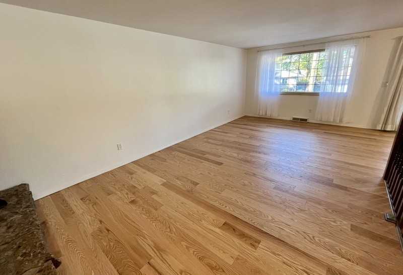 3317 Marshall St - Photo 3 of 37