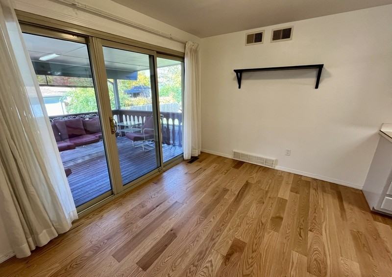 3317 Marshall St - Photo 7 of 37