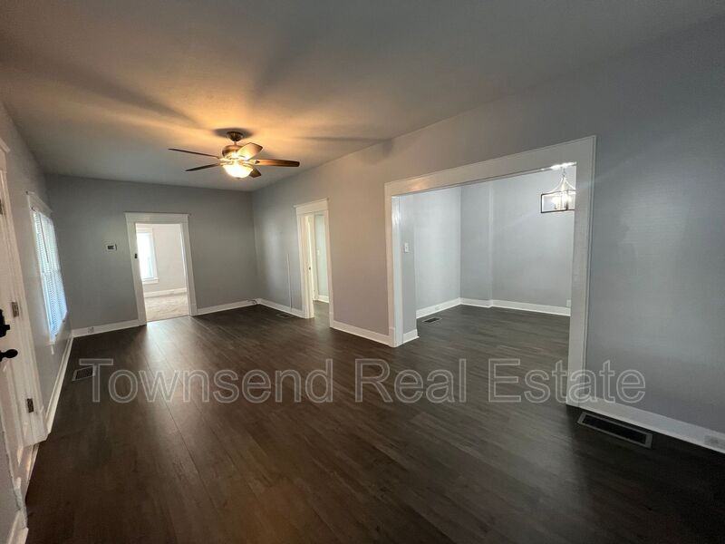 134 John St - Photo 3 of 14