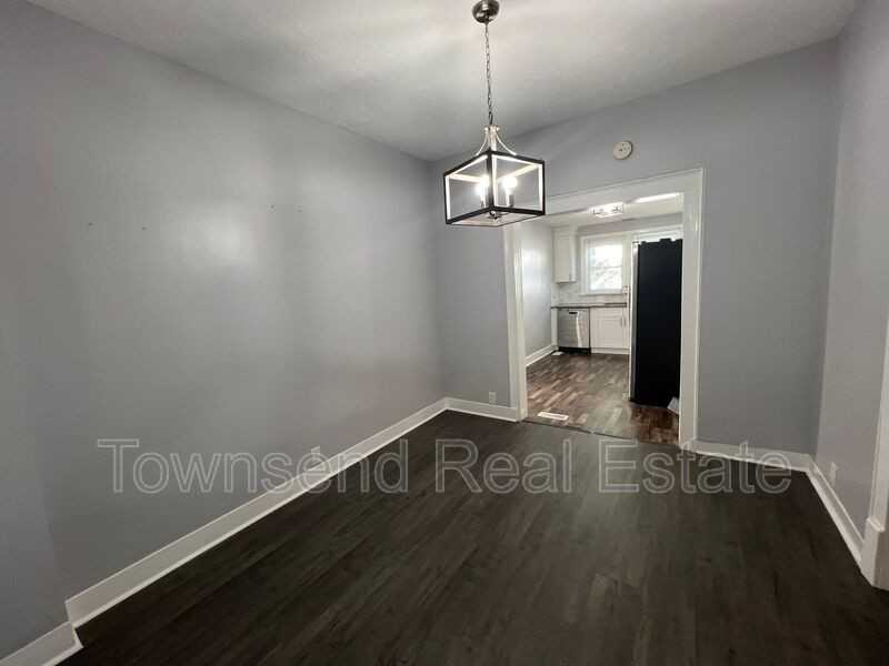 134 John St - Photo 5 of 14