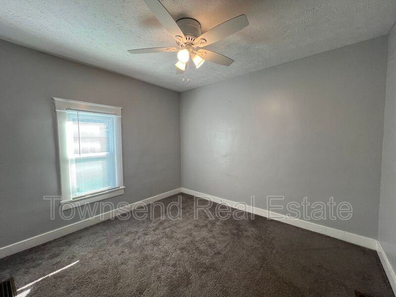 134 John St - Photo 7 of 14