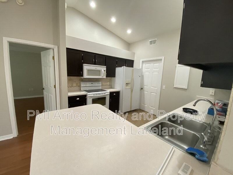 5325 Tillery Rd - Photo 4 of 17