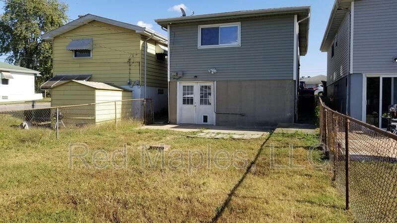 7703 Alaska Ave - Photo 3 of 18