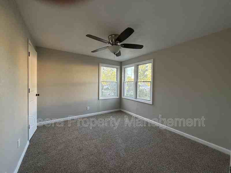 2753 N 34th St - Photo 4 of 18