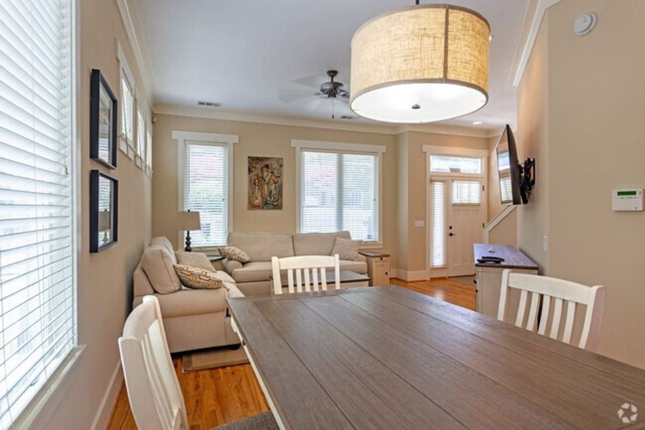 3 bed/3 bath luxury townhouse walking distance to FSU campus.$875 Per Bedroom. Available Fall 2025! - Photo 4 of 21