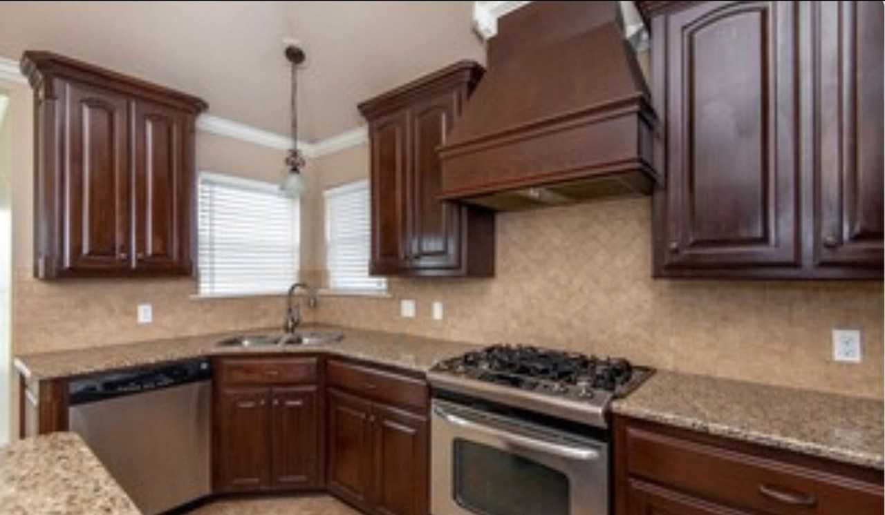 719 Saint Martin Ln - Photo 4 of 14