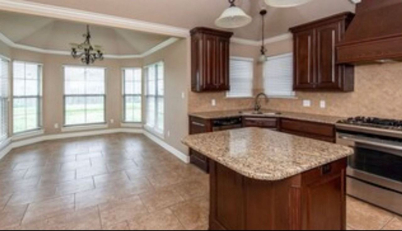 719 Saint Martin Ln - Photo 5 of 14