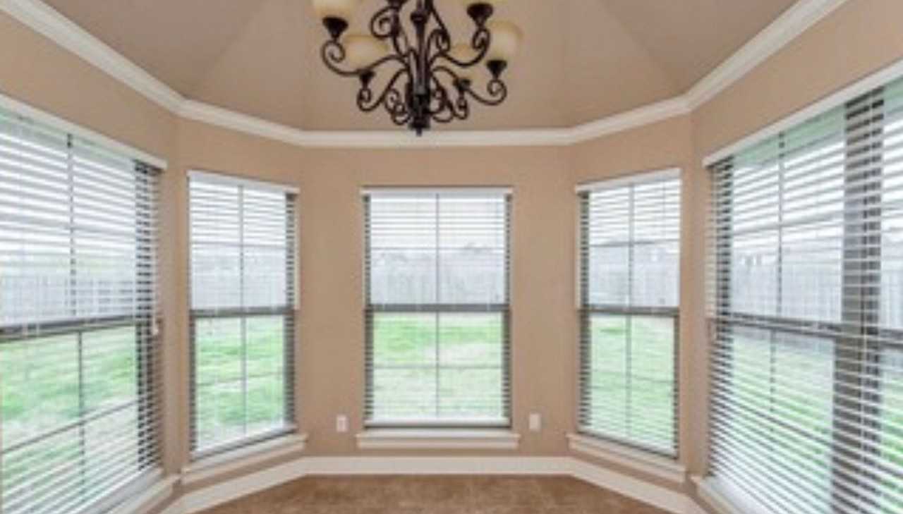 719 Saint Martin Ln - Photo 6 of 14