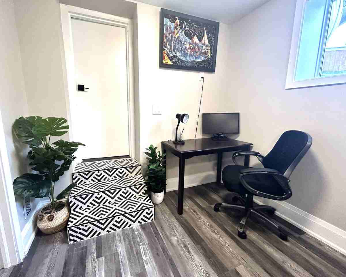 31 Heyworth Crescent - Photo 2 of 10