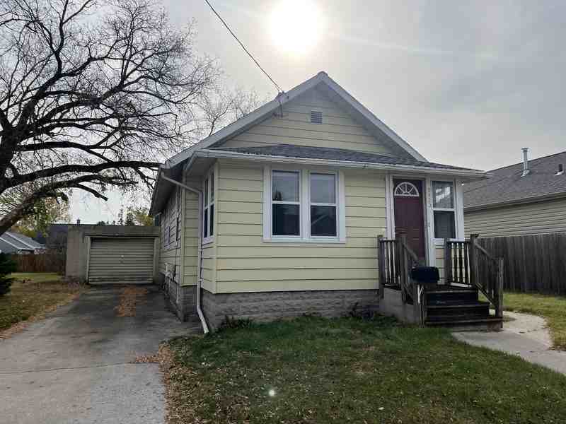 2423 16th St - Photo 2 of 15