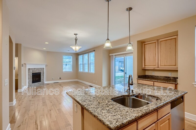 4957 S Addison Way - Photo 5 of 17