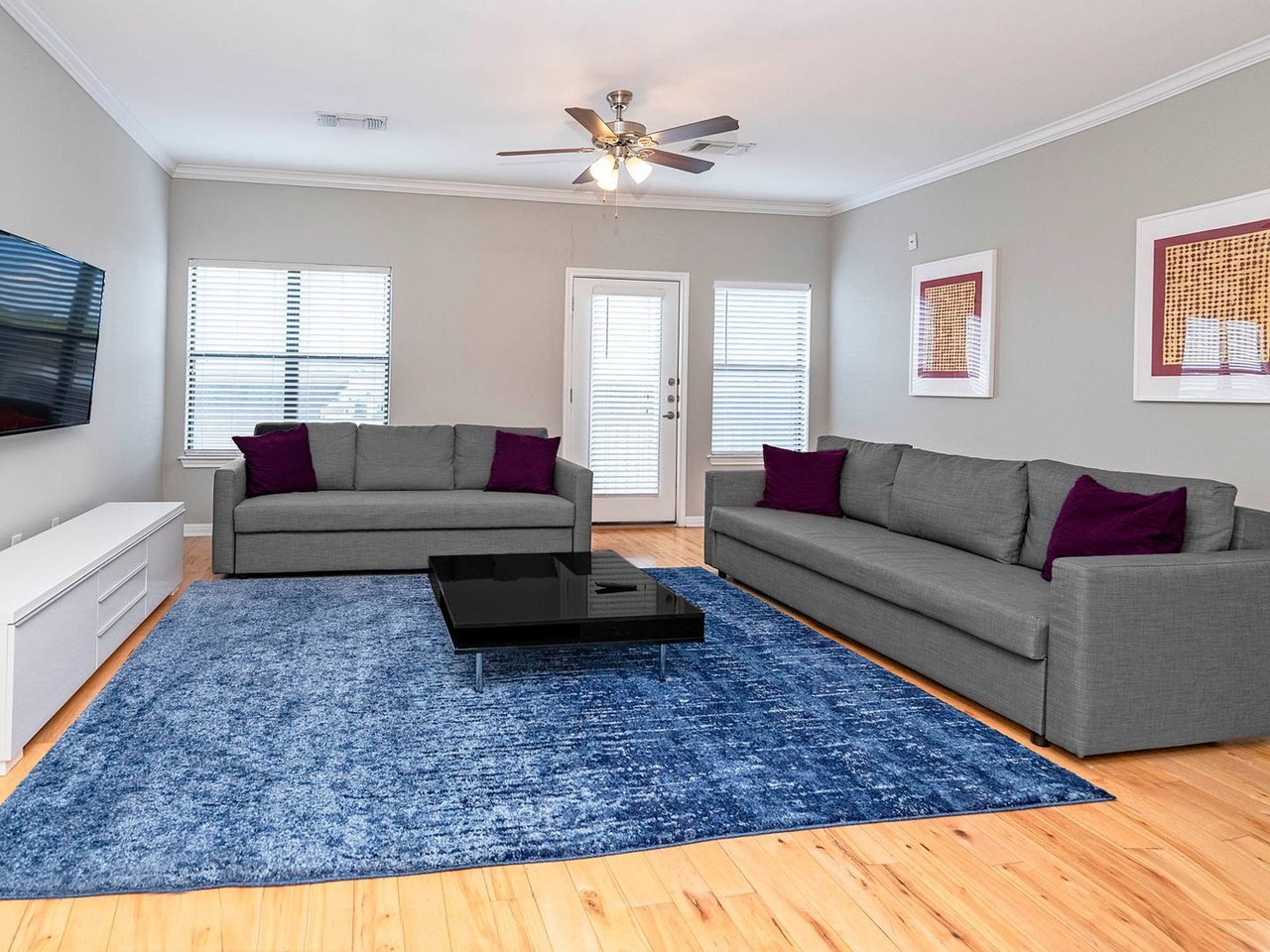 2502 Leon St - Photo 5 of 27