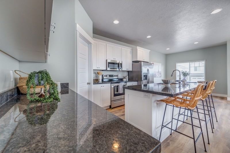 2502 N Cormac Pl - Photo 2 of 12