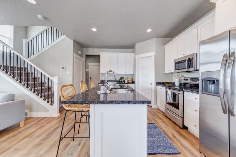 2502 N Cormac Pl - Photo 4 of 12