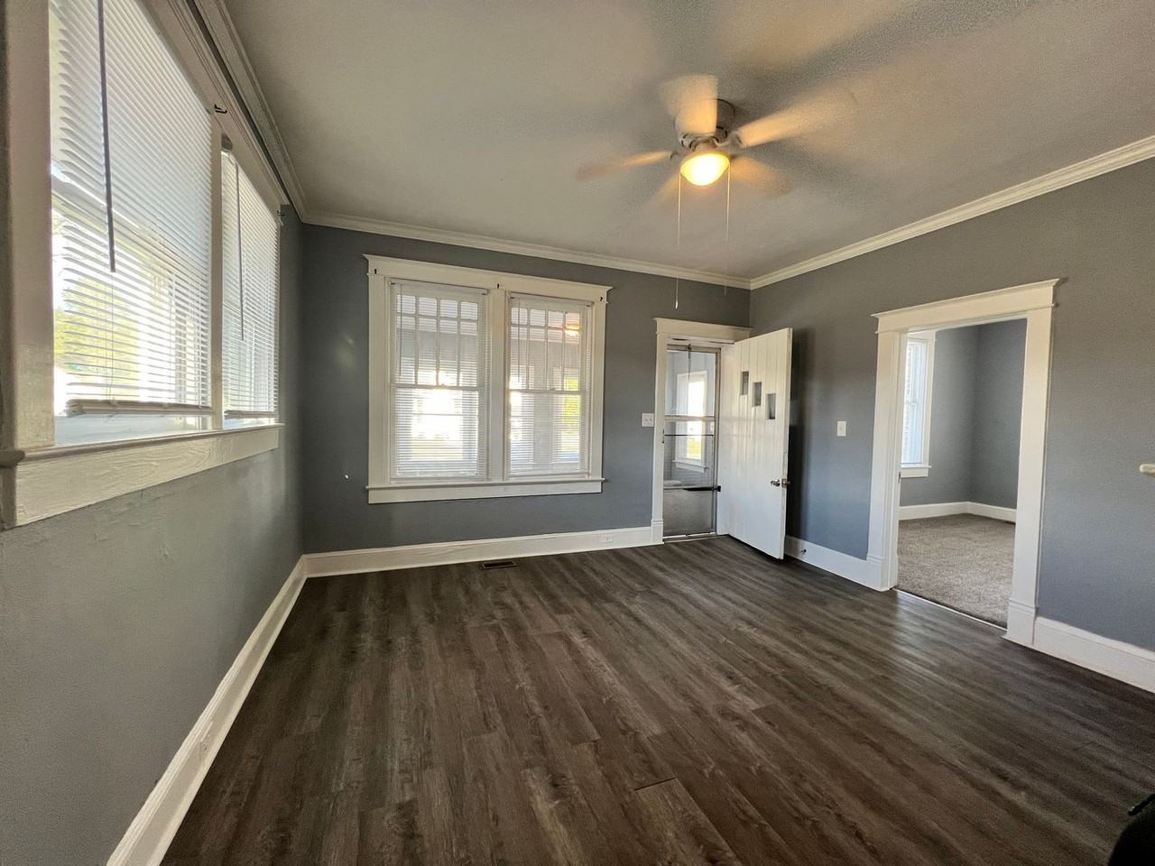 517 North St W - Photo 3 of 11