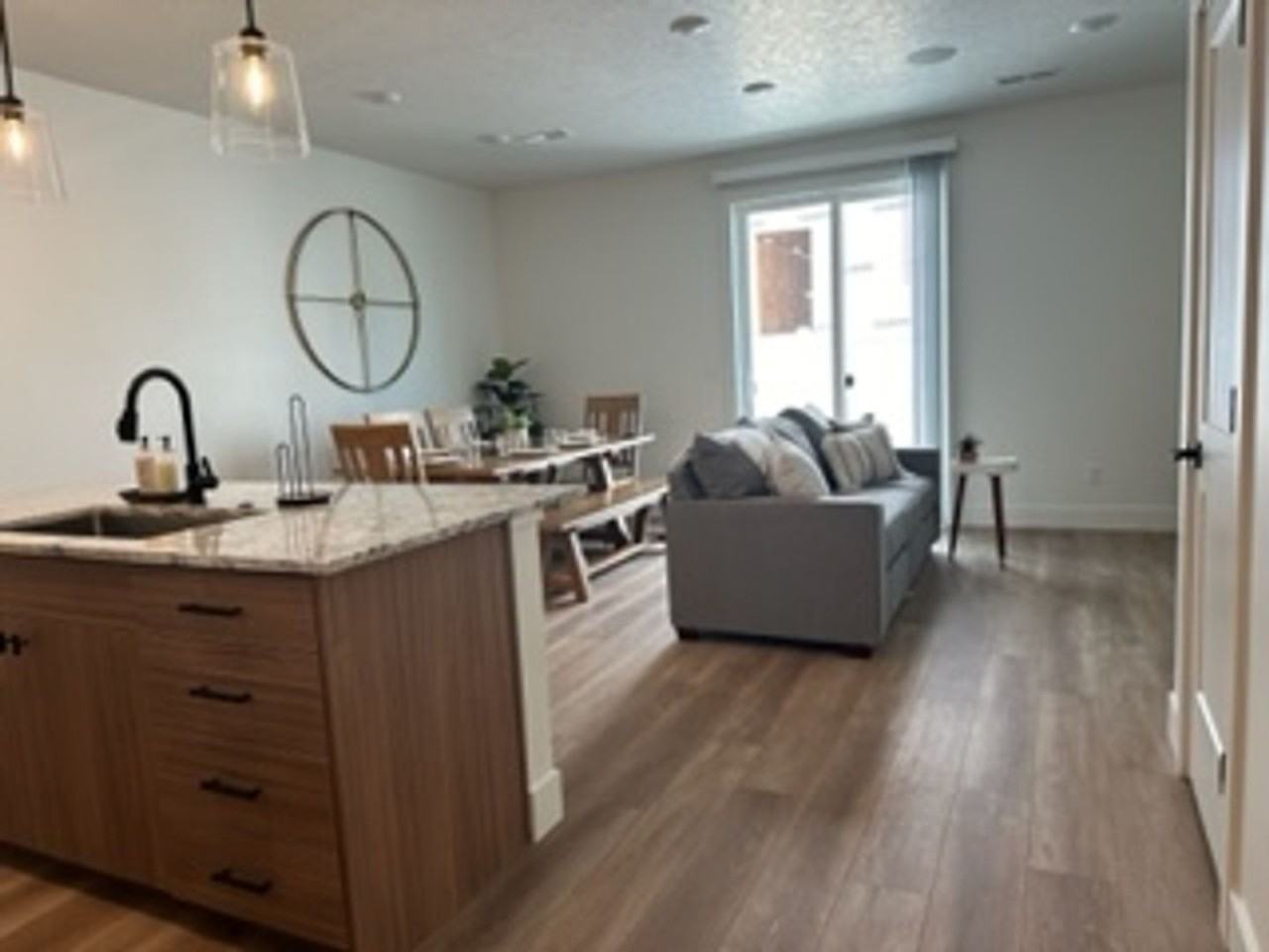 5015 E Hagadorn Ln - Photo 3 of 14