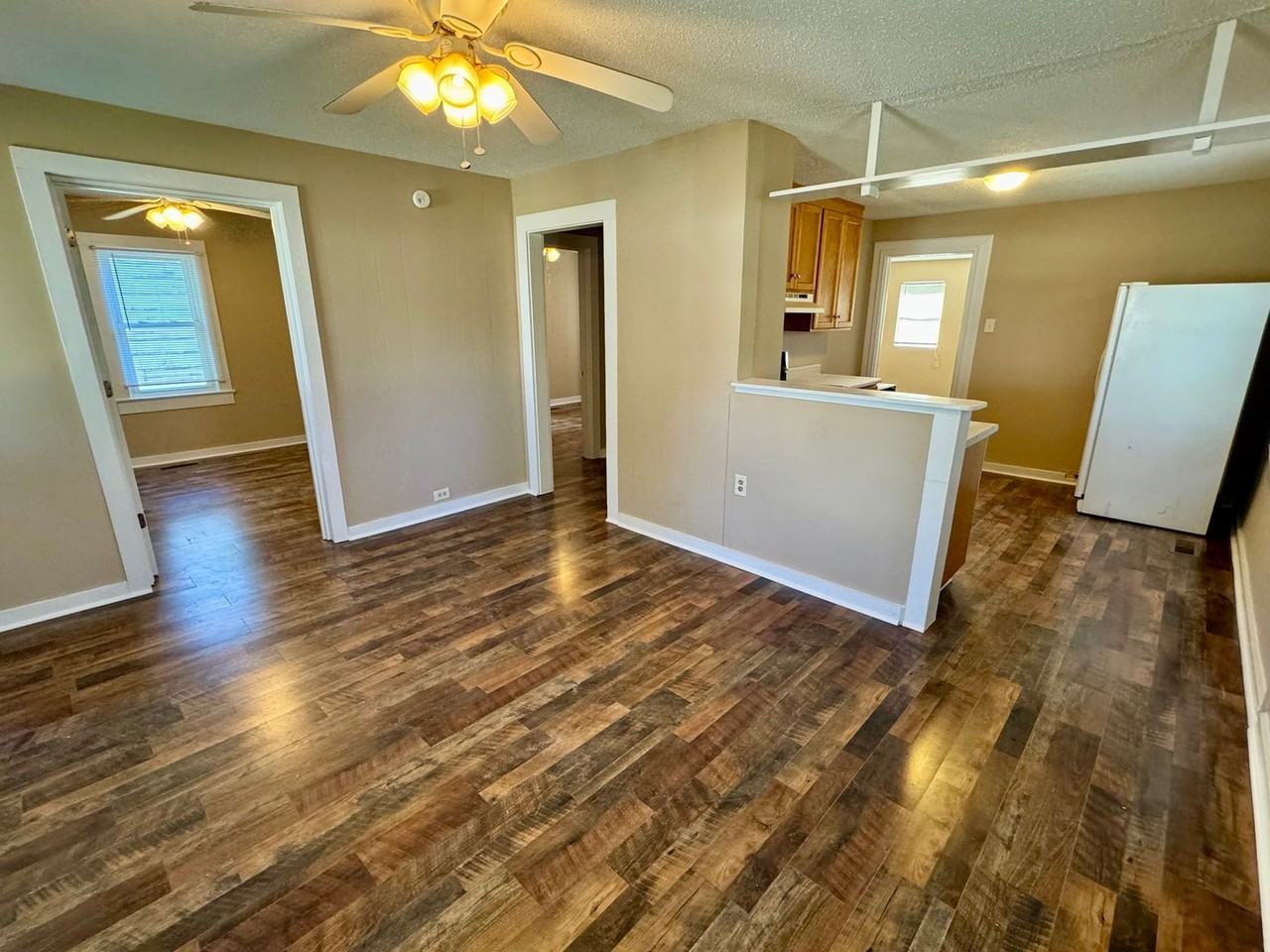 410 Chestnut St - Photo 4 of 11