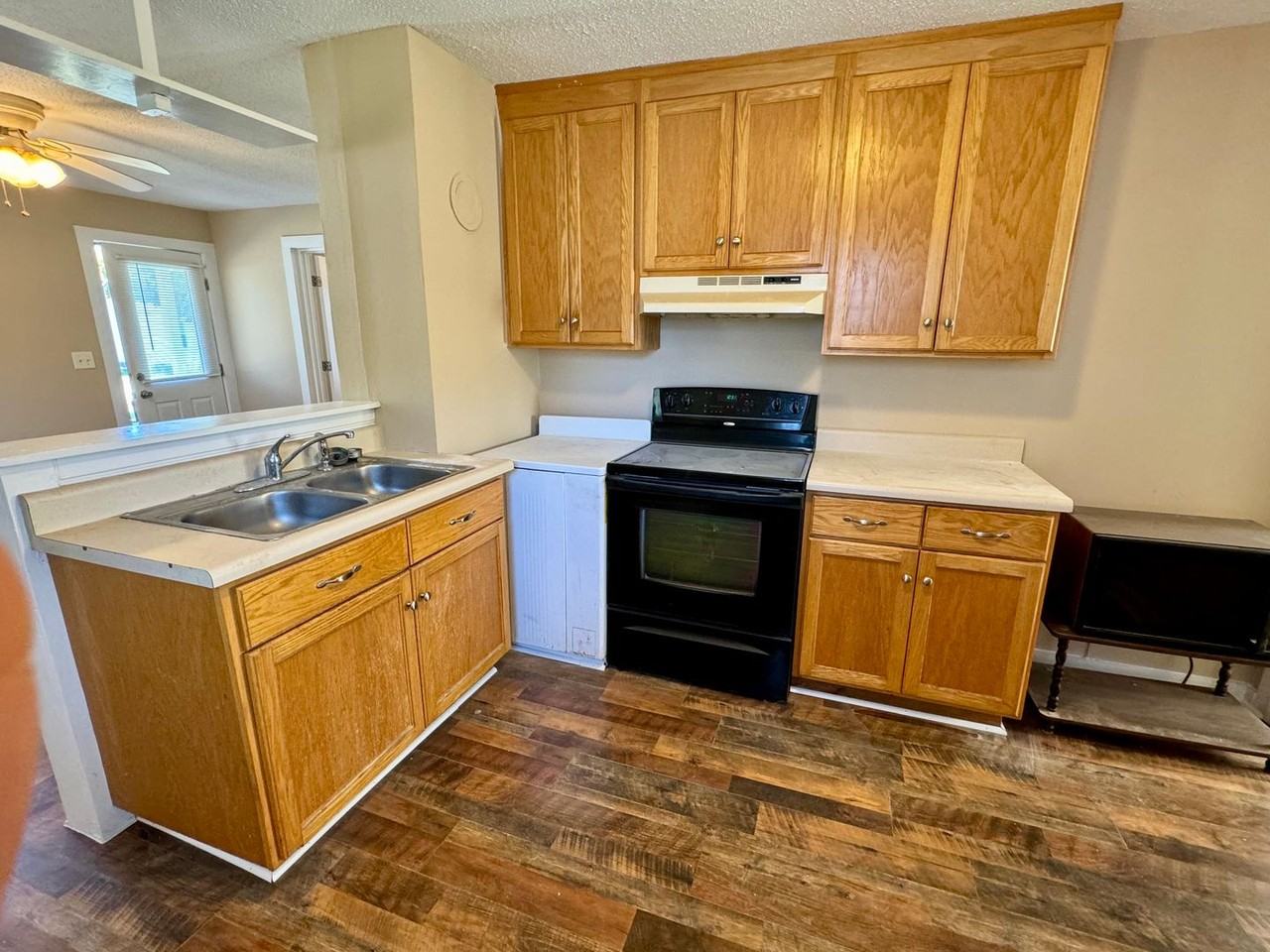 410 Chestnut St - Photo 6 of 11