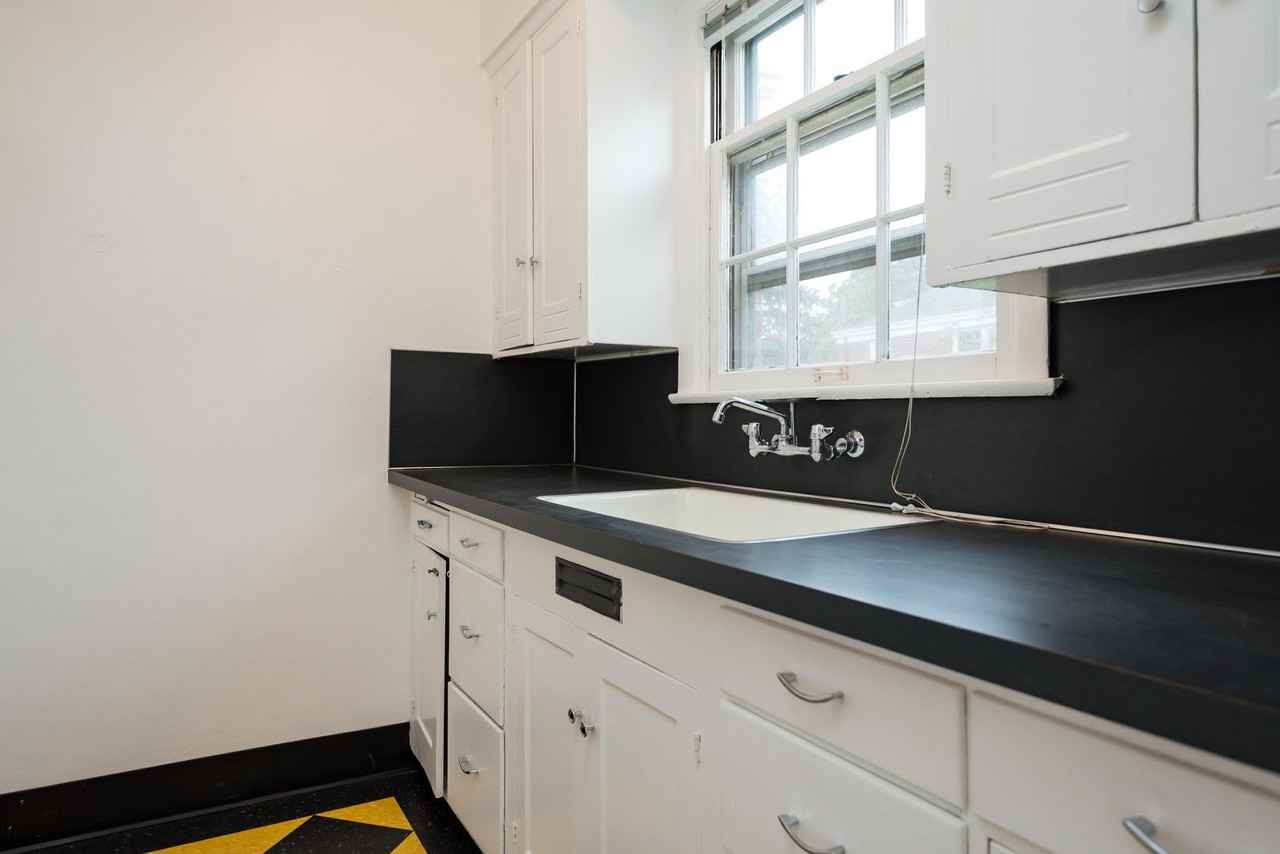 5585 Ne Sandycrest Ter #4 - Photo 7 of 25